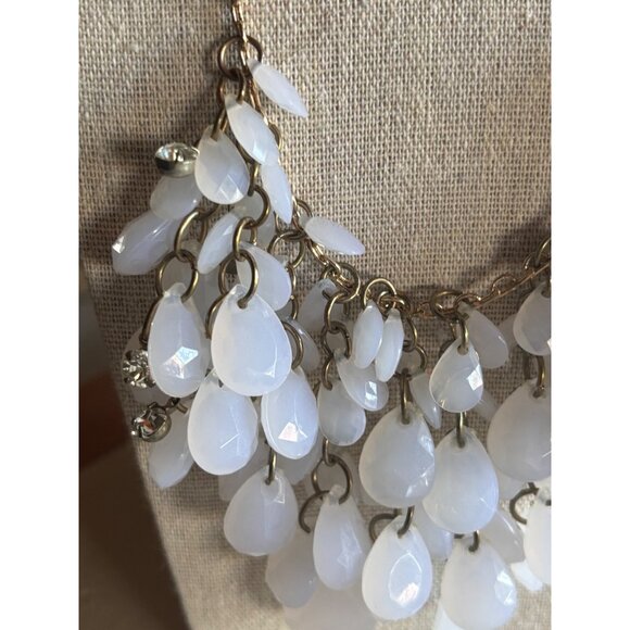 vintage Natasha White Teardrop Cluster Statement Necklace By Natasha Gold-Tone C - Picture 14 of 15